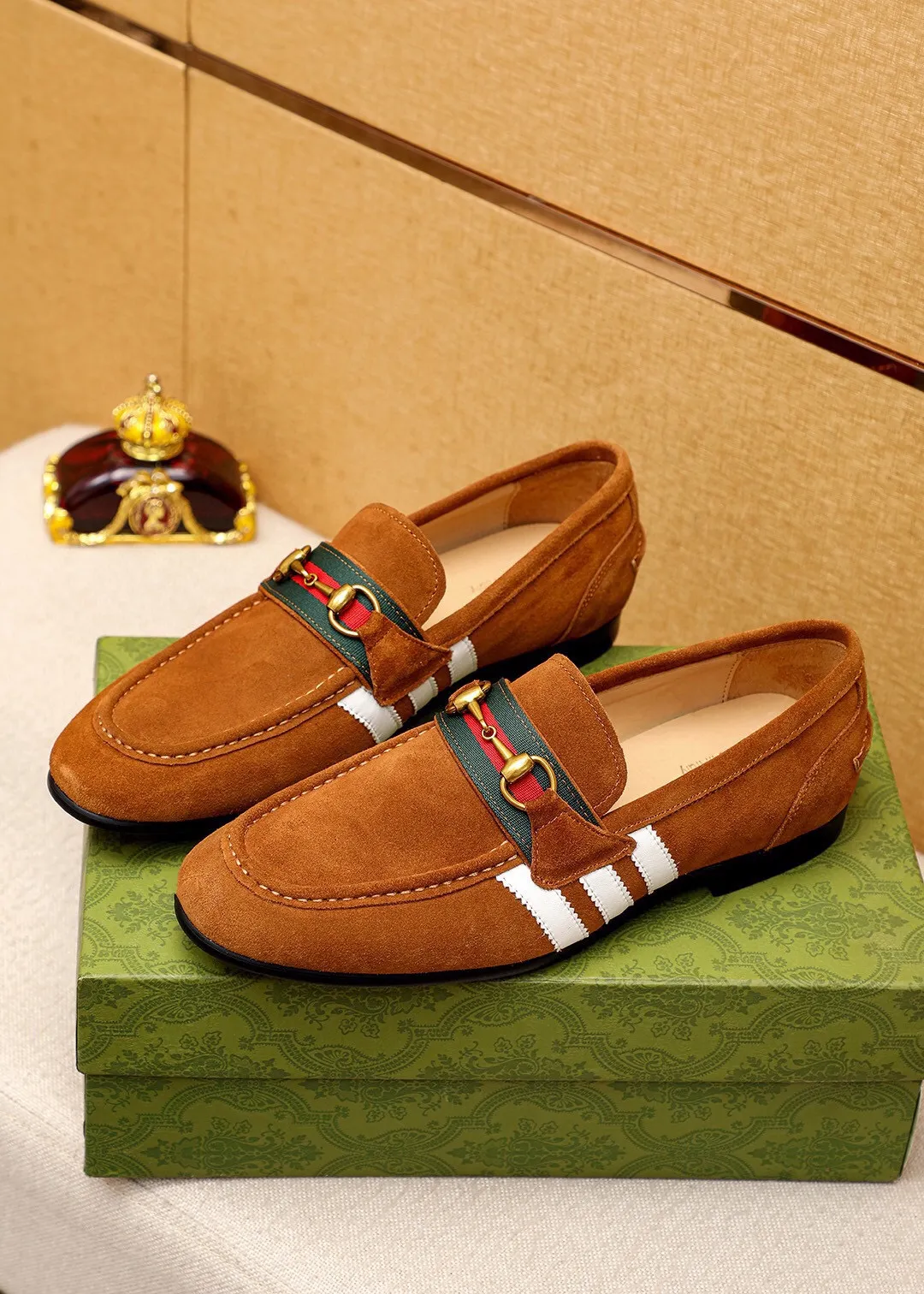 Men's shoes 💰480 💐 Product trademark: GUCCI "Gucci" casual leather shoes Regular size: 38-44 (45.46🉑️customized) Product materials: Selected imported first-layer frosted cowhide upper + classic hardware buckle, imported cowhide leather lining. Strong three-dimensional visual effect, original outsole Color: 4⃣️colors available